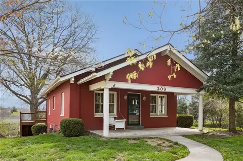 203 N Ridge Ave, Liberty, MO 64068