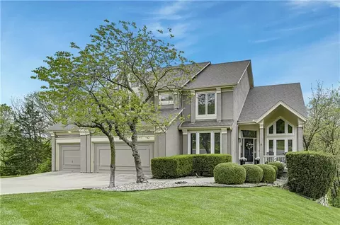13505 W 53rd Ter, Shawnee, KS 66216