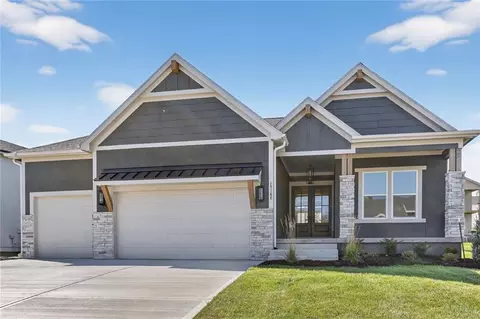 17186 S Laurelwood St, Olathe, KS 66062