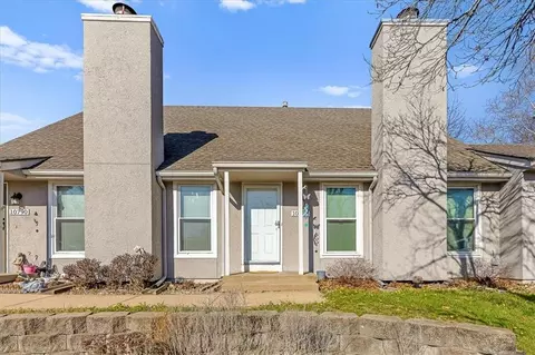 10788 Oakmont St, Overland Park, KS 66210
