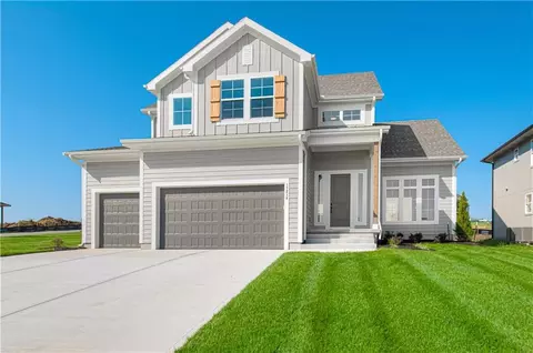 17218 S Heatherwood St, Olathe, KS 66062
