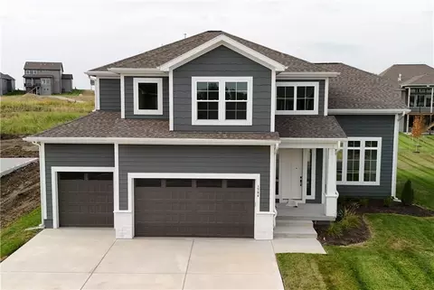 17218 S Heatherwood St, Olathe, KS 66062