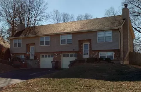 1019 E Huntington Pl, Olathe, KS 66061