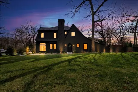 5500 Mission Rd, Fairway, KS 66205