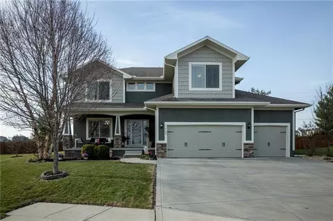 104 SW Greenbriar Dr, Blue Springs, MO 64064