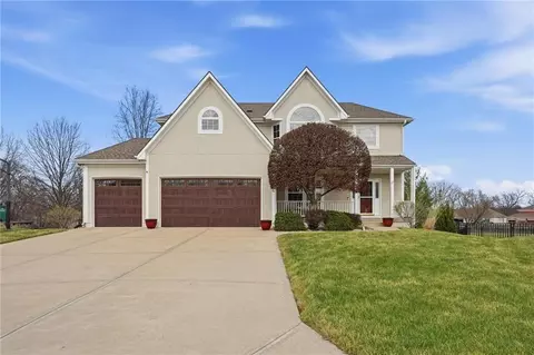 1256 SW Summit Crossing Cir, Lees Summit, MO 64081