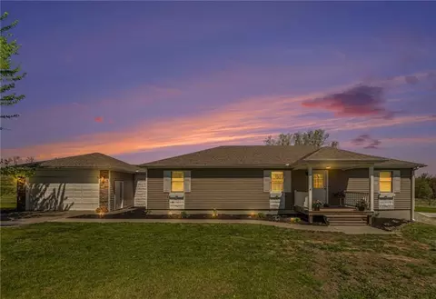 9670 NW Dawn Ln, Gower, MO 64454