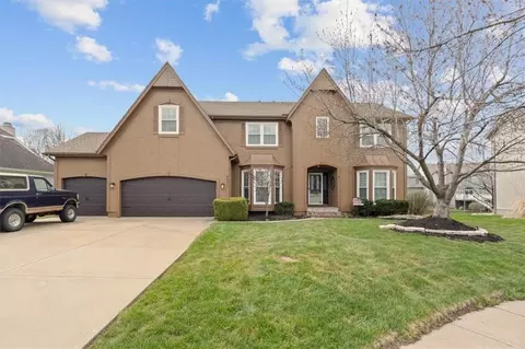 8810 W 147th Ter, Overland Park, KS 66221
