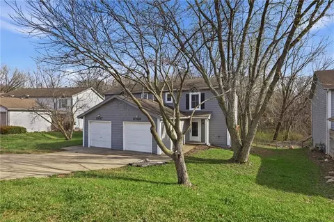 8749 NW 82nd St, Kansas City, MO 64152