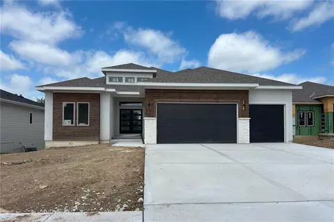 9938 Brockway St, Lenexa, KS 66220
