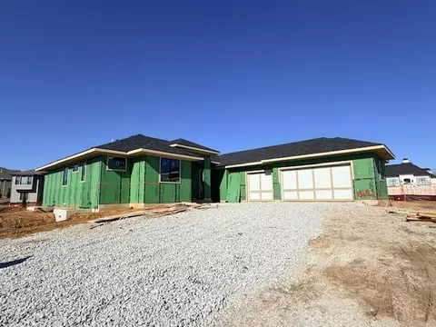 13602 Fontana St, Leawood, KS 66224