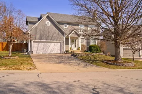 21436 W 48th St, Shawnee, KS 66226