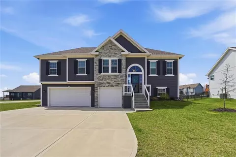 10202 N Quincy Ave, Kansas City, MO 64156