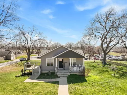 411 E Mcpherson St, Knob Noster, MO 65336