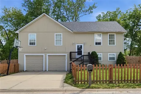 8953 Ann Ave, Kansas City, KS 66112