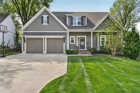 6806 Fontana St, Prairie Village, KS 66208