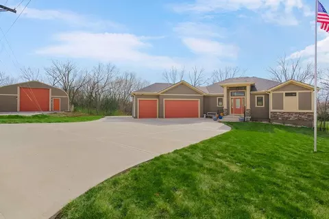 1009 N Independence St, Pleasant Hill, MO 64080
