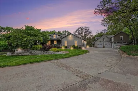 3306 S Owens School Rd, Independence, MO 64057