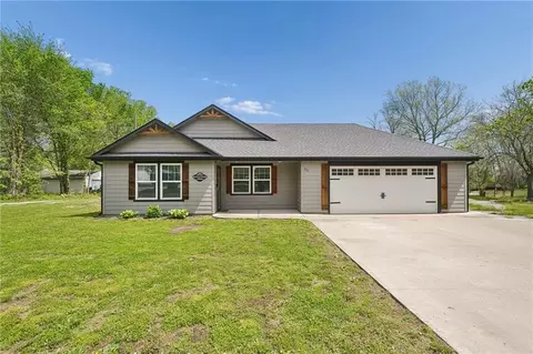 221 S 3rd St, Drexel, MO 64742