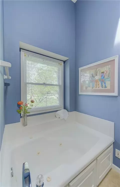 Bath - 2904 SW 13th St, Lees Summit, MO 64081 photo 5 of 6