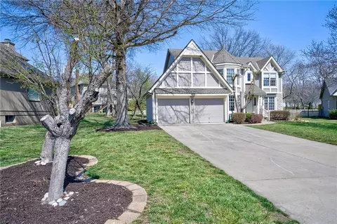 Exterior - 2904 SW 13th St, Lees Summit, MO 64081 photo 5 of 9