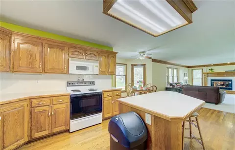 Kitchen - 2904 SW 13th St, Lees Summit, MO 64081 photo 4 of 5