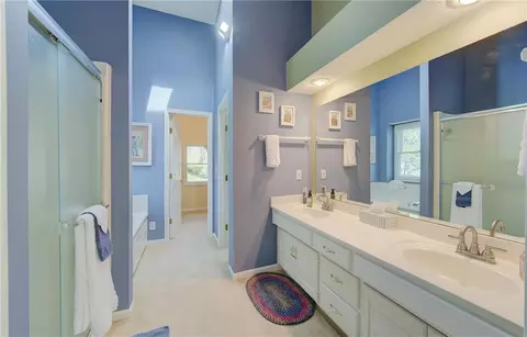 Bath - 2904 SW 13th St, Lees Summit, MO 64081 photo 2 of 6