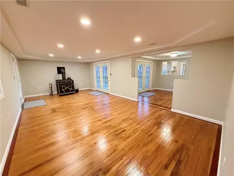 634 N Oak St, Iola, KS 66749