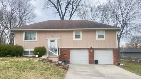 1924 SW 5th St, Blue Springs, MO 64014