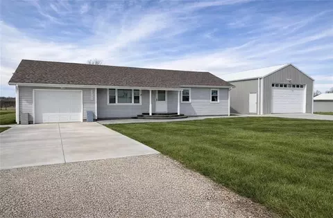 1002 S Hughes St, Hamilton, MO 64644