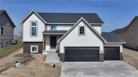 6410 NW 98th St, Kansas City, MO 64153