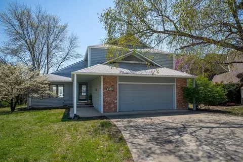 4141 Wimbledon Cir, Lawrence, KS 66047