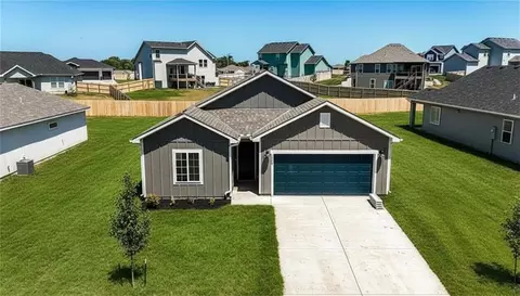 32734 W 176th Ter, Gardner, KS 66030