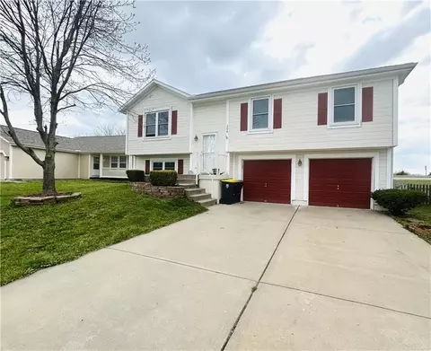 204 NW 114th Ter, Kansas City, MO 64155