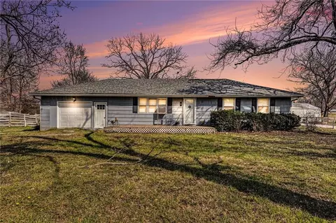 529 N 5th St, Lacygne, KS 66040