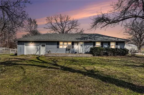 529 N 5th St, Lacygne, KS 66040