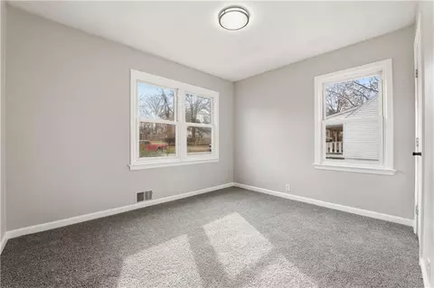 Bedroom - 3900 Circle Dr, Independence, MO 64052 photo 1 of 3