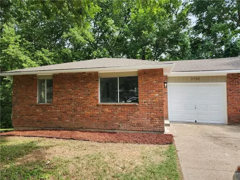 1705 N 76th Ter, Kansas City, KS 66112