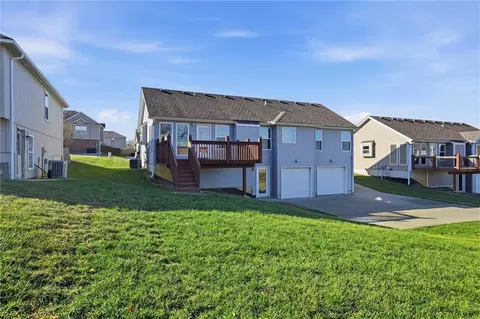 Exterior - 1219 Cherry St, Warrensburg, MO 64093 photo 5 of 7