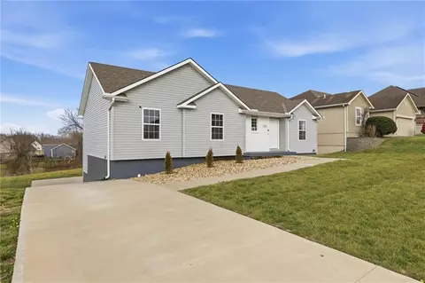 1219 Cherry St, Warrensburg, MO 64093