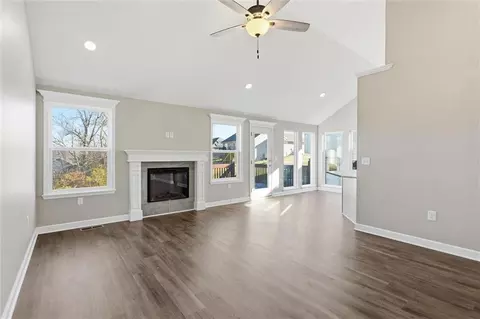 Living - 1219 Cherry St, Warrensburg, MO 64093 photo 4 of 5