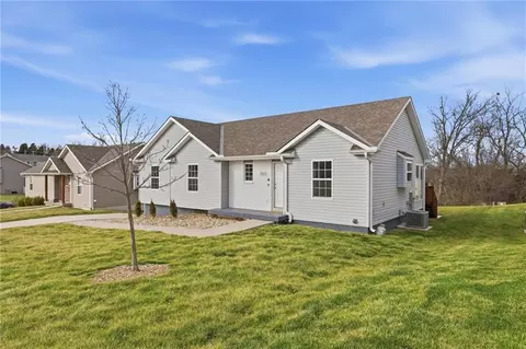 Exterior - 1219 Cherry St, Warrensburg, MO 64093 photo 3 of 7