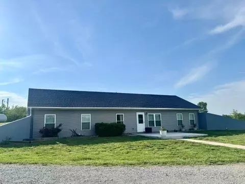 13271 23rd St, Perry, KS 66073