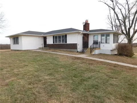 473 County Road 996 Rural Rte, Butler, MO 64730