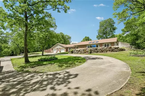 22774 George Rd, Tonganoxie, KS 66086