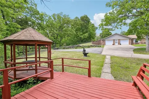 22774 George Rd, Tonganoxie, KS 66086