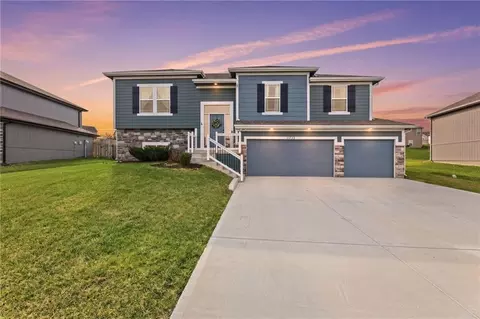 11722 N Manning Ave, Kansas City, MO 64157