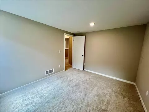 Bedroom - 1925 Longview Dr, Liberty, MO 64068 photo 9 of 12