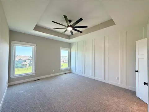 Bedroom - 1925 Longview Dr, Liberty, MO 64068 photo 1 of 12