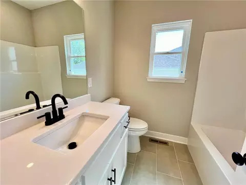 Bath - 1925 Longview Dr, Liberty, MO 64068 photo 5 of 7